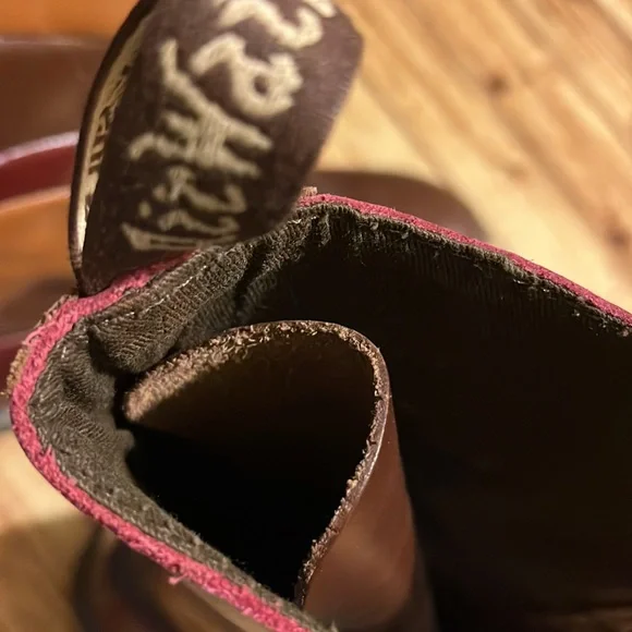 🍁🍃🍁• ⛑ Dr. Marten’s x No Autumn needed ⛑•🍃🍁 - Picture 4 of 16